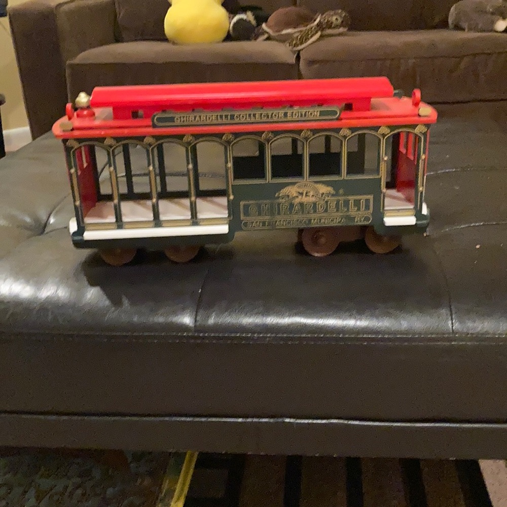Ghiradelli Collectors Edition trolley